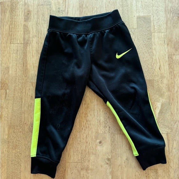 Nike track suit. - Picture 6 of 7